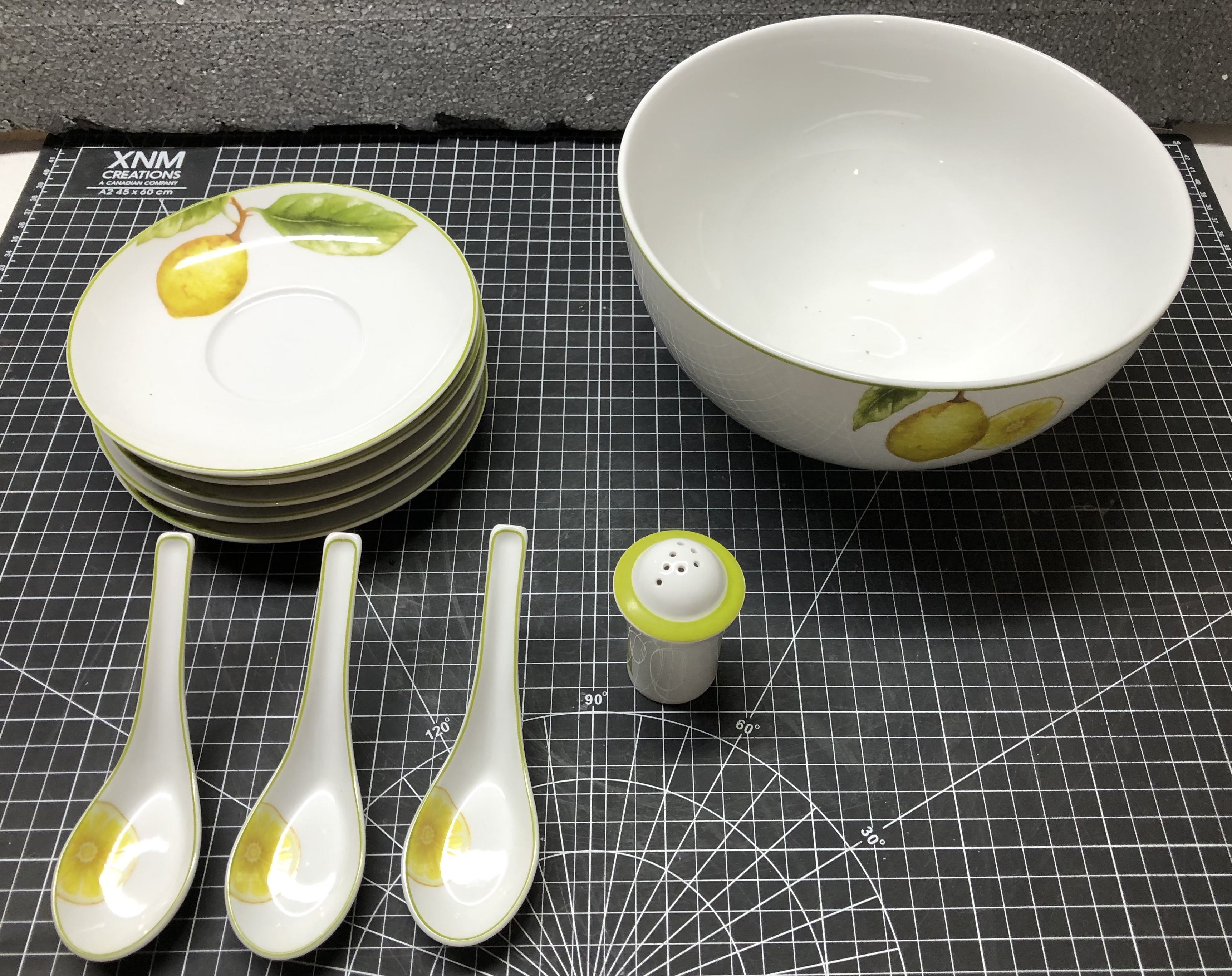Lemon Design Dinnerware Set - 5 Plates, 3 Spoons, Bowl, Shaker New
