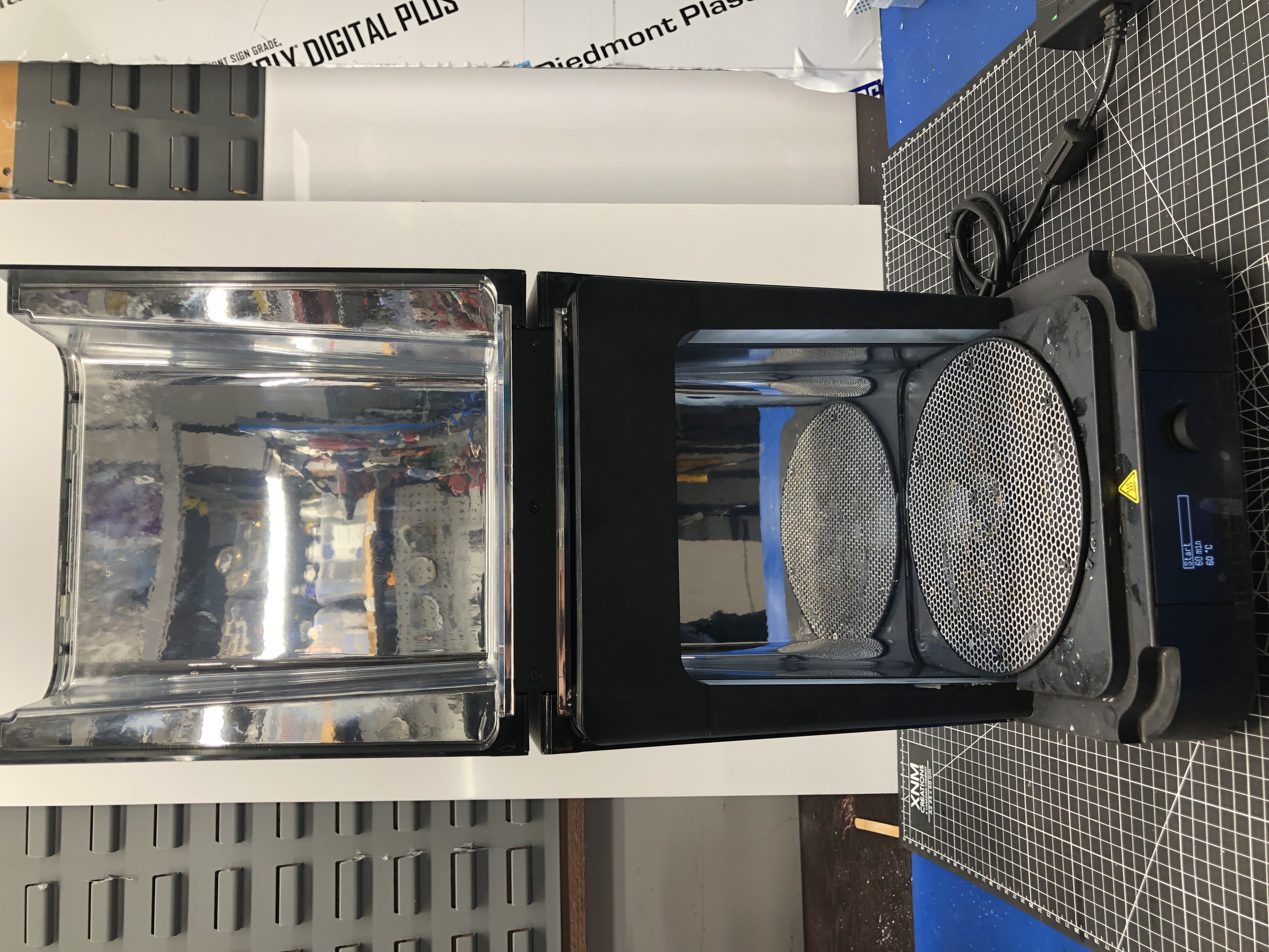 Formlabs Form Cure 3D Printer UV Post-Processing Unit Pre-Owned - Thumbnail 2