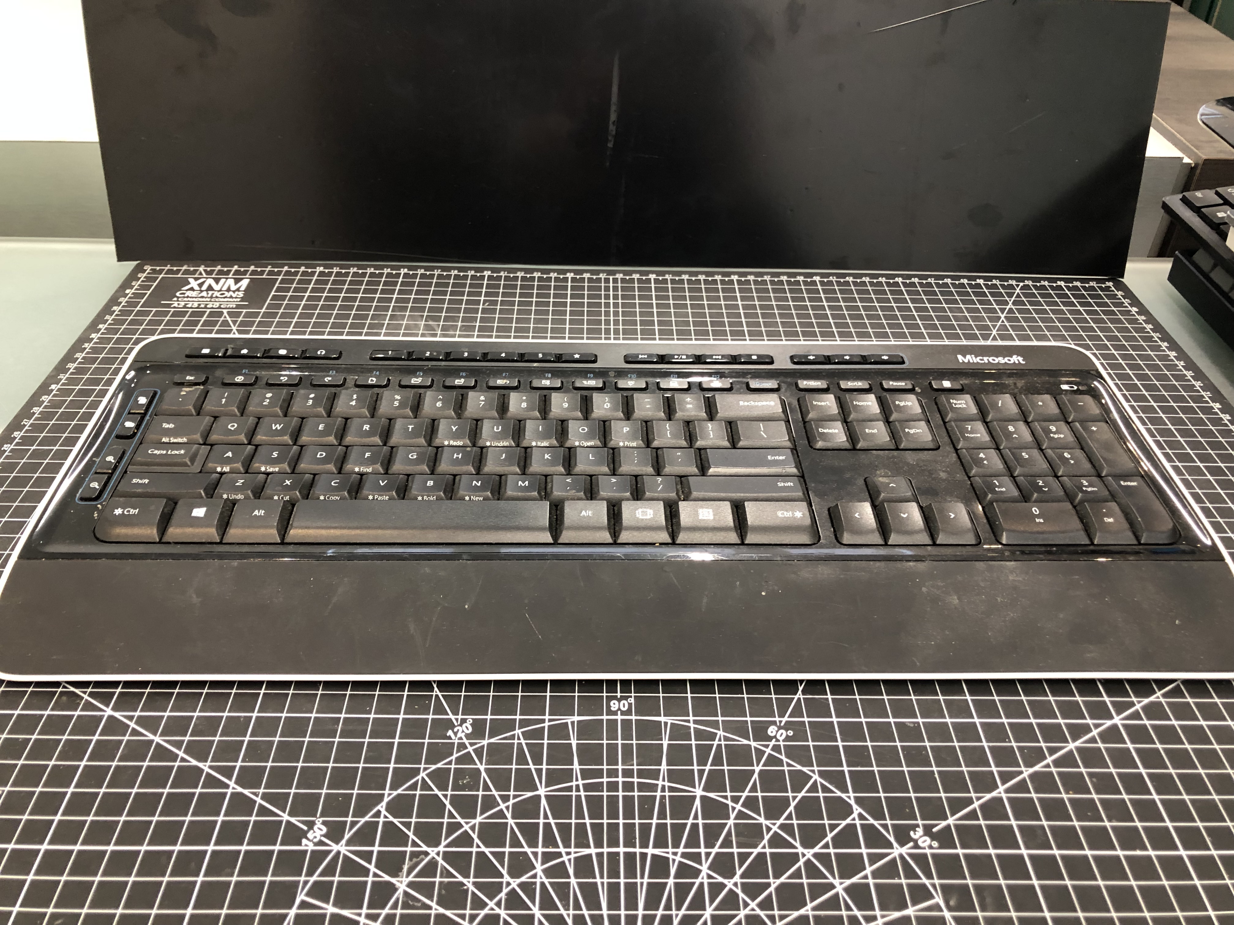 Microsoft Wireless Keyboard 3050 Model 1728 Pre-Owned — image 3