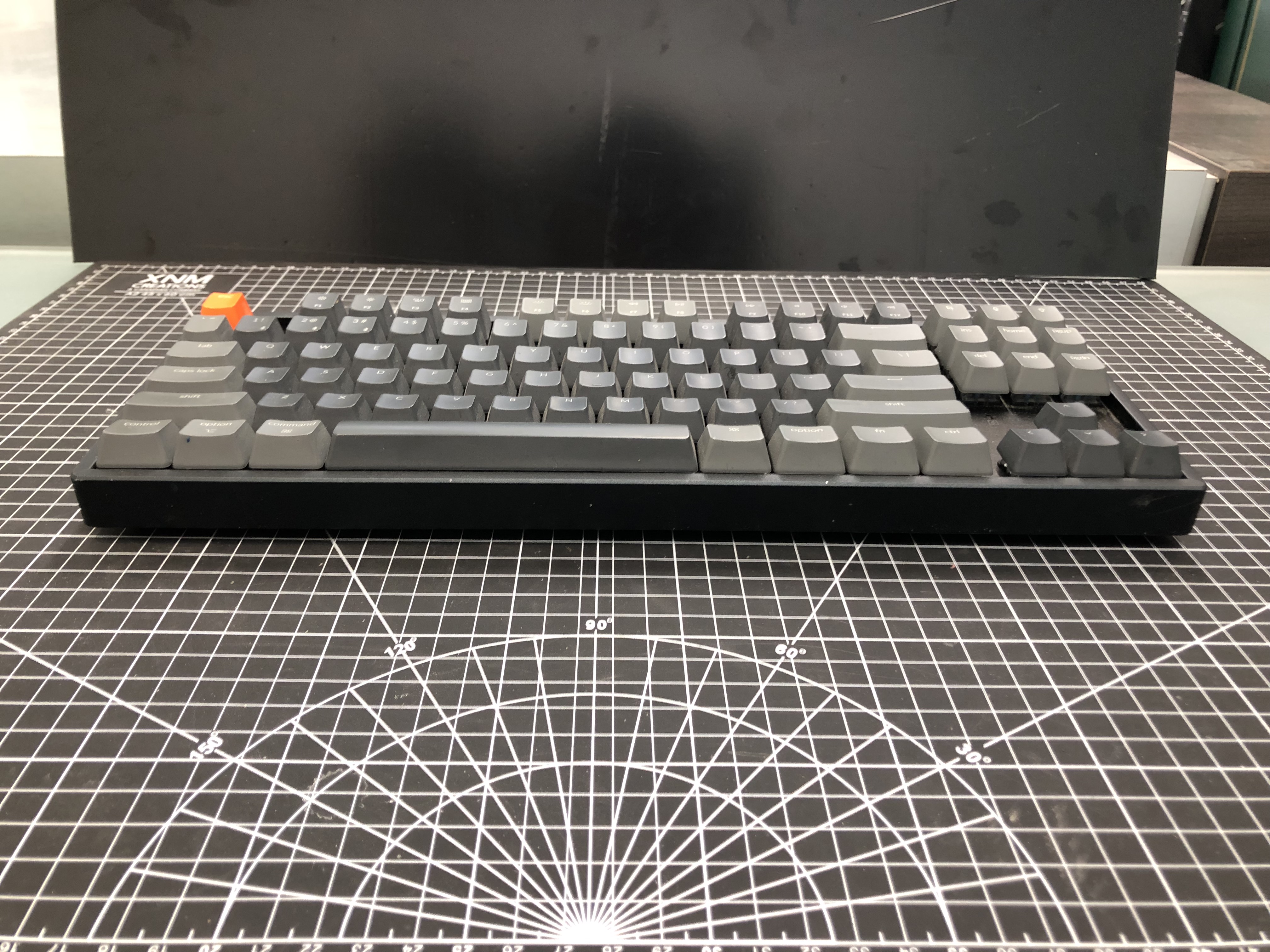 Keychron K8 Wireless Mechanical Keyboard Pre-Owned - Thumbnail 3