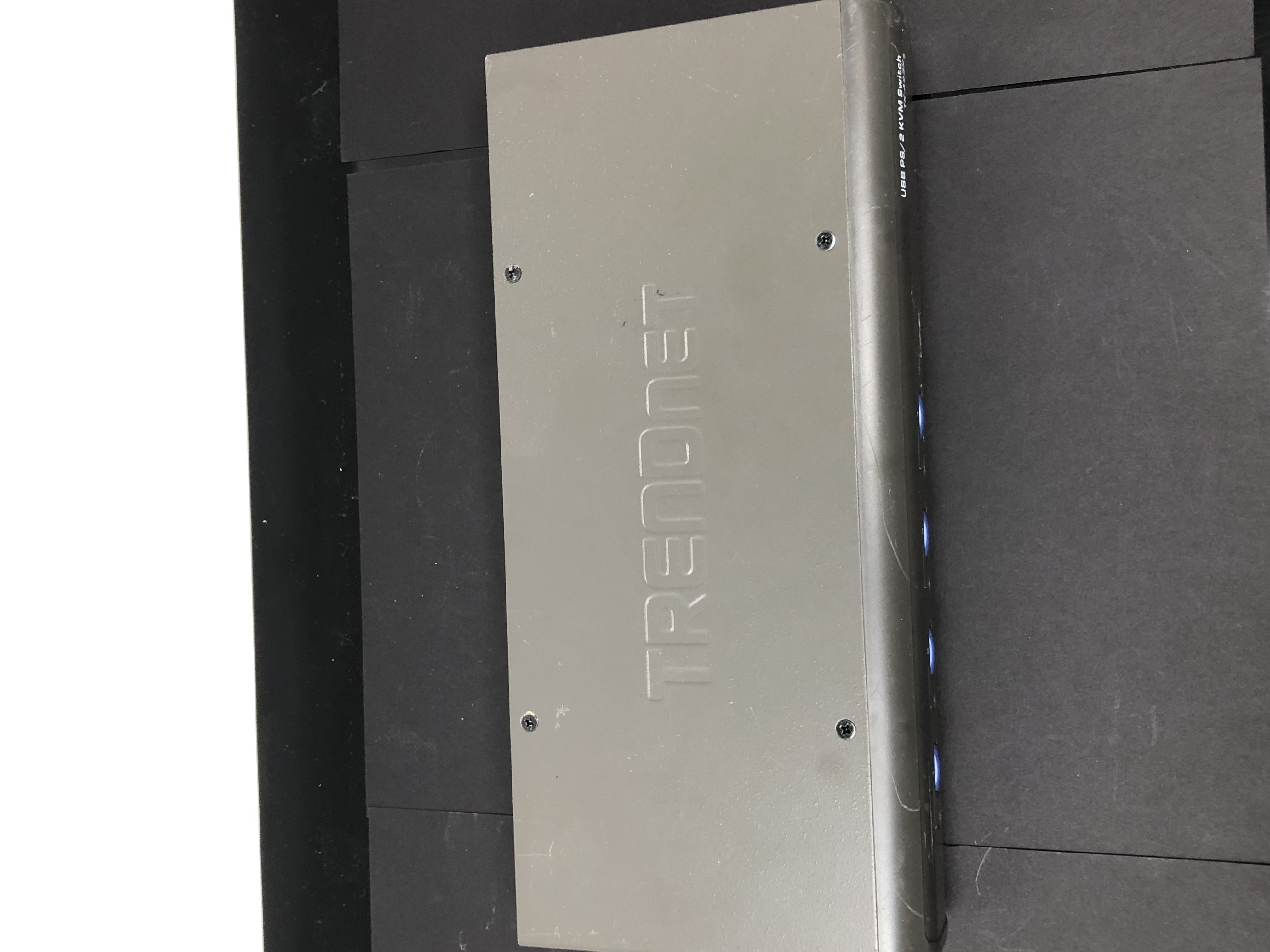 4-Port USB / PS/2 KVM Switch Kit w/ Audio - Thumbnail 3