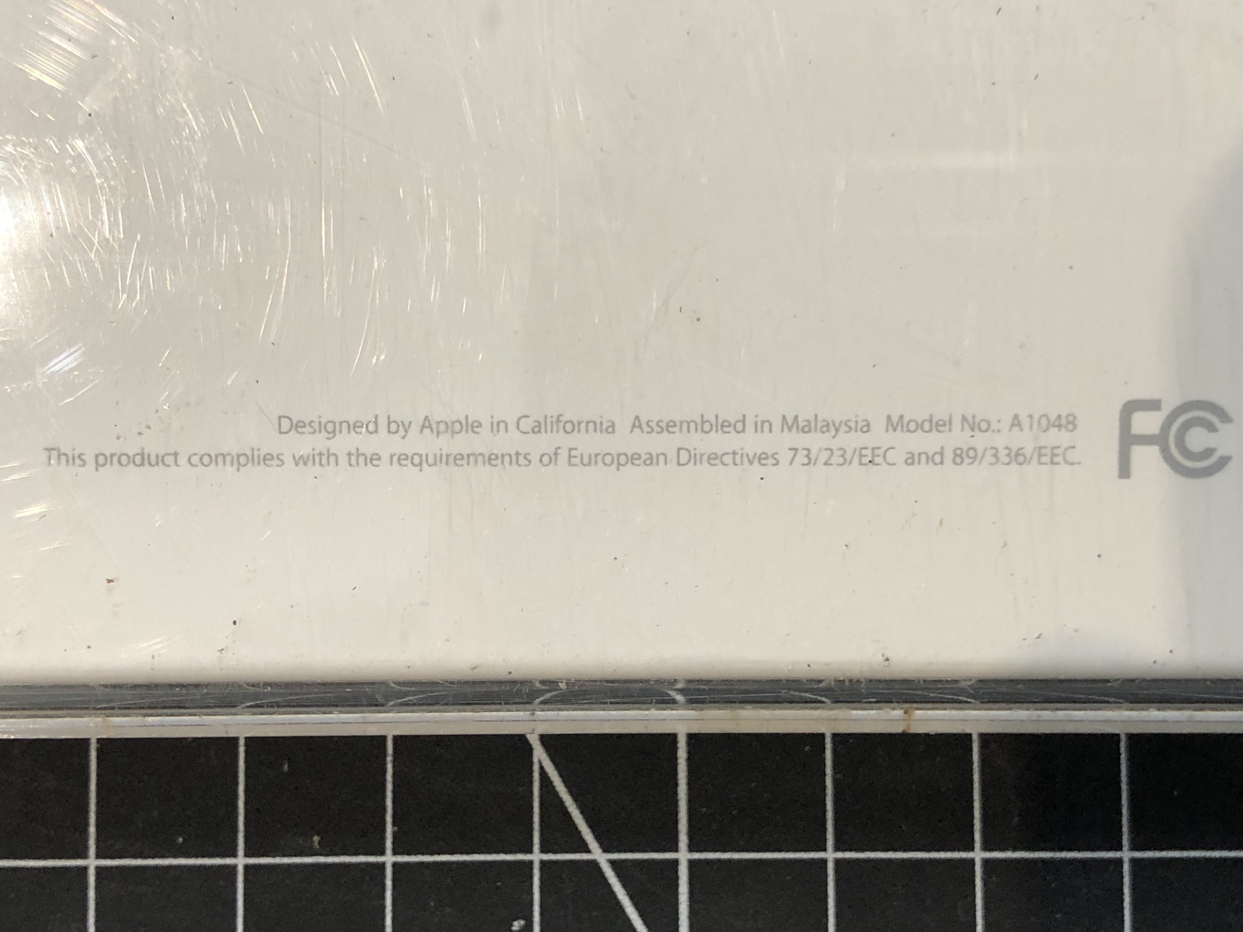 Apple A1048 Wired Keyboard EMC 1944 White Pre-Owned