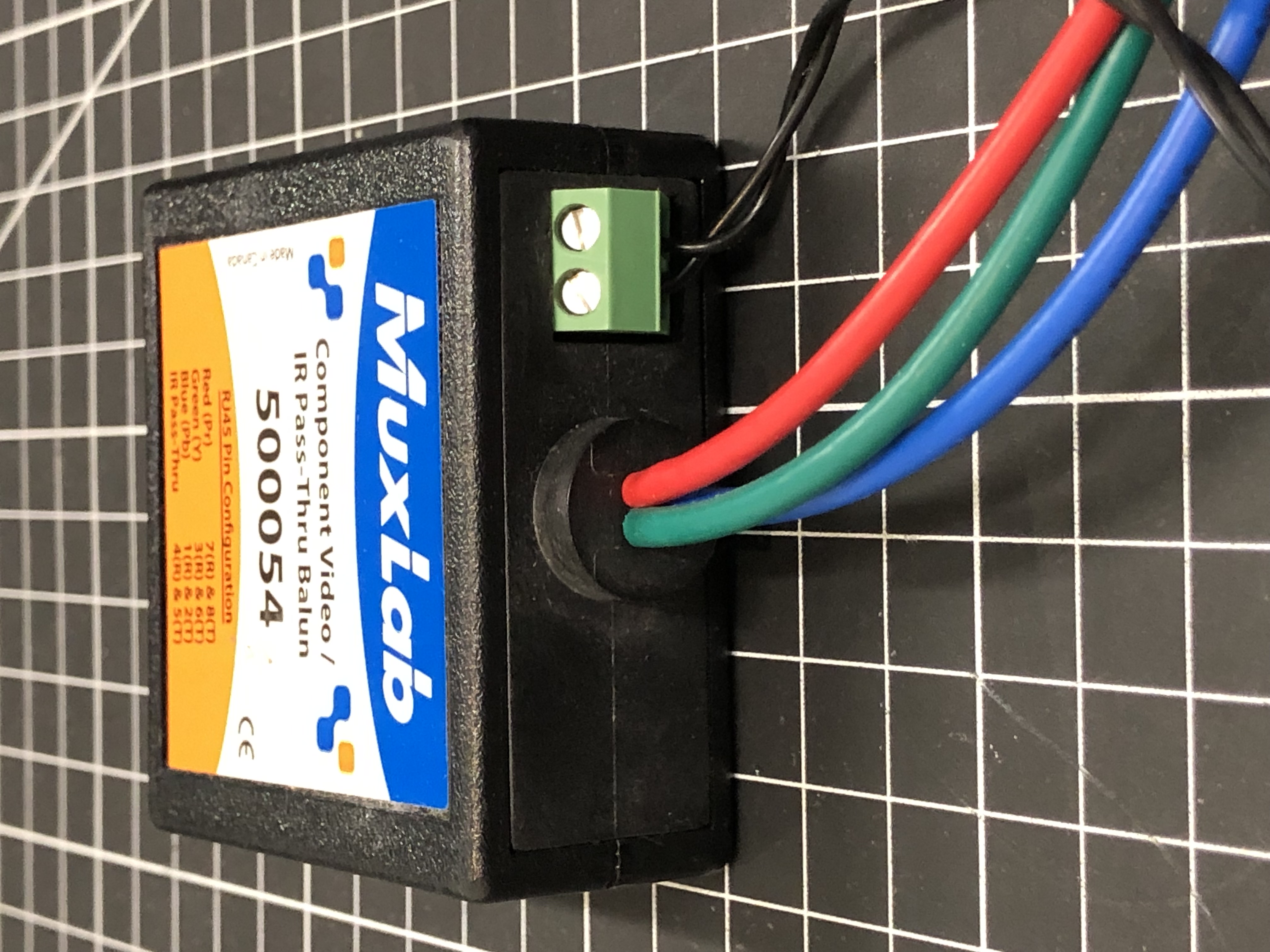 MuxLab 500054 Component Video/IR Pass-Thru Balun Pre-Owned - Thumbnail 4