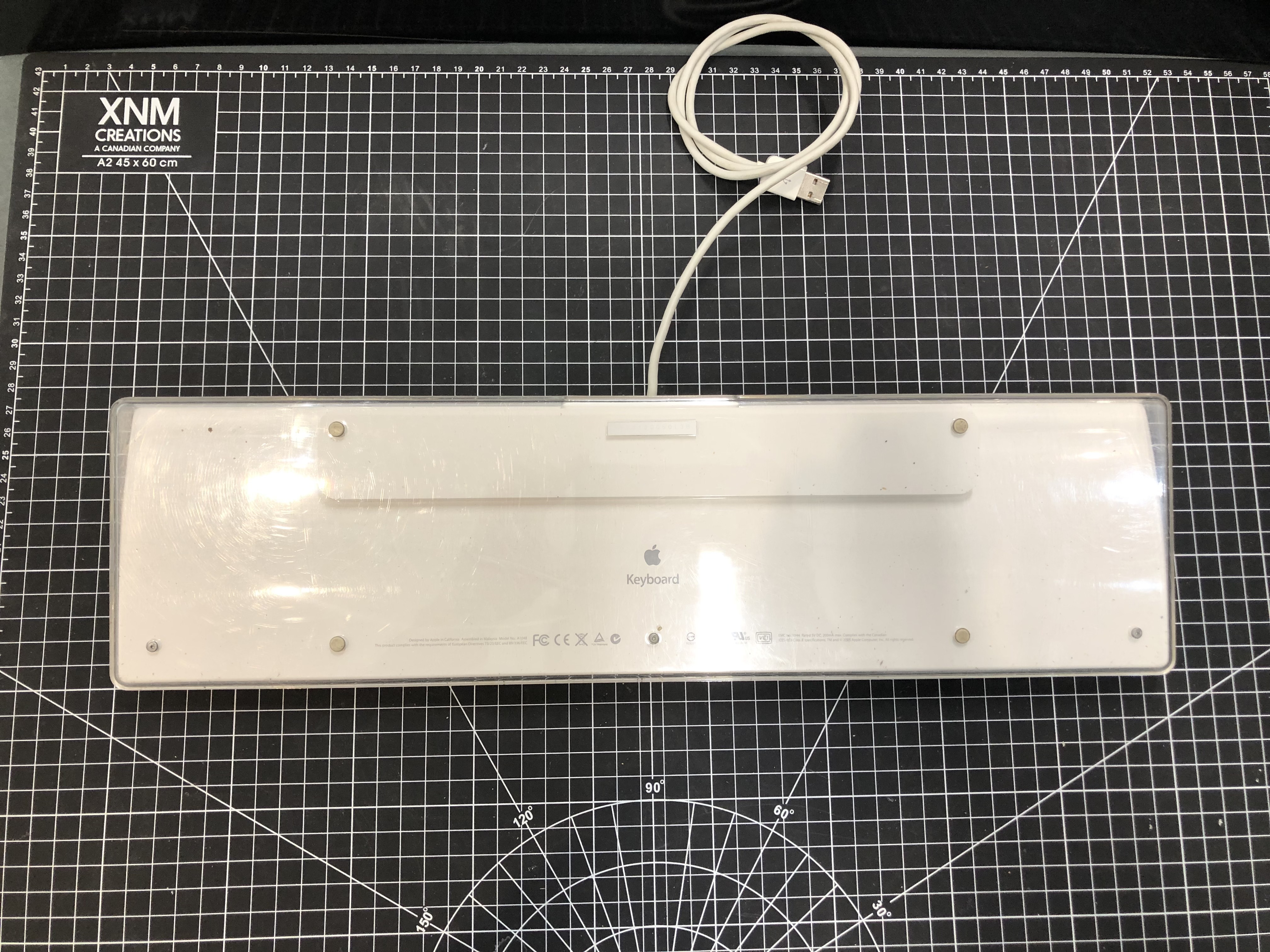 Apple A1048 Wired Keyboard EMC 1944 White Pre-Owned - Thumbnail 5