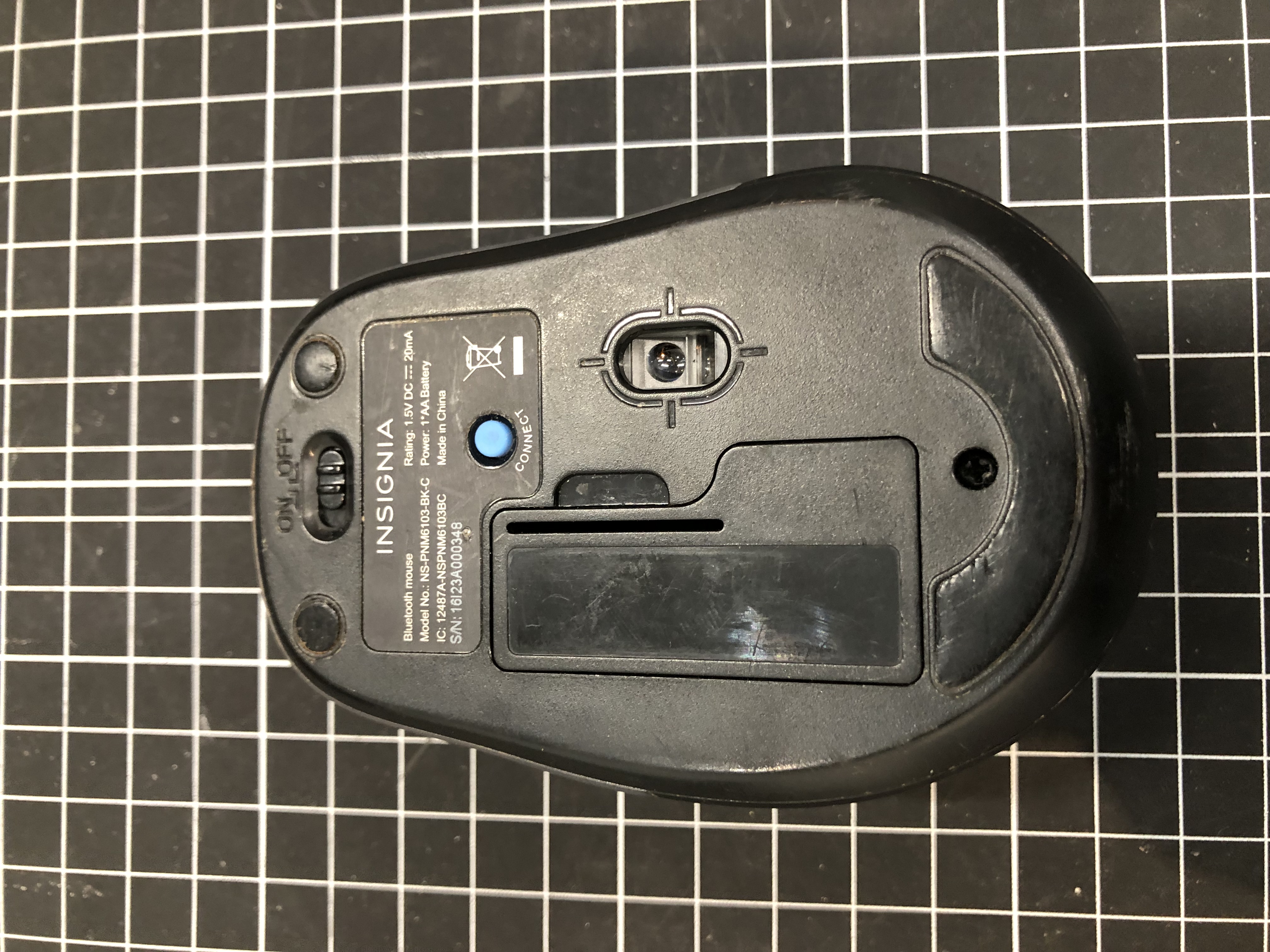 Insignia NS-PNM6103-BK-C Bluetooth Mouse Black Pre-Owned - Thumbnail 3